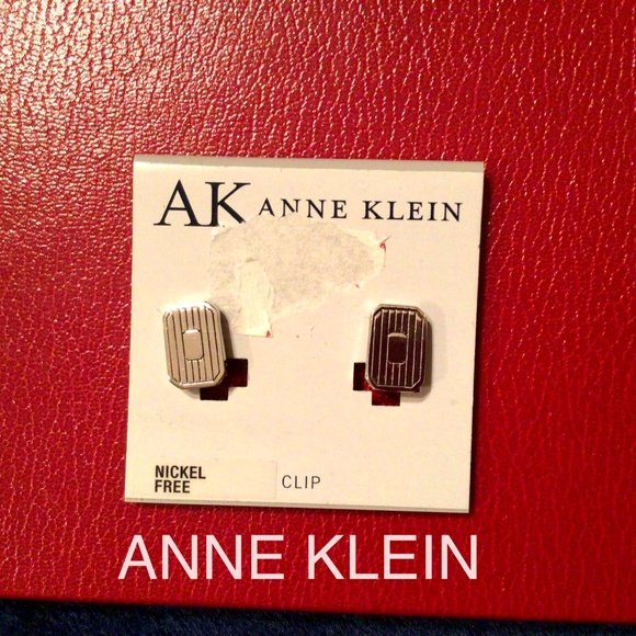 3 FABULOUS PAIRS OF CLIP ON EARRINGS  NWT - Picture 4 of 10